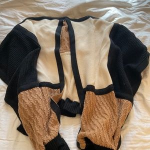 525 Cable Knit Colorblock Shawl